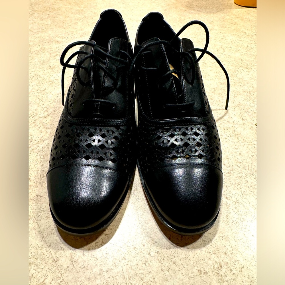 Michael Kors Sunny Lace Up Black Oxfords